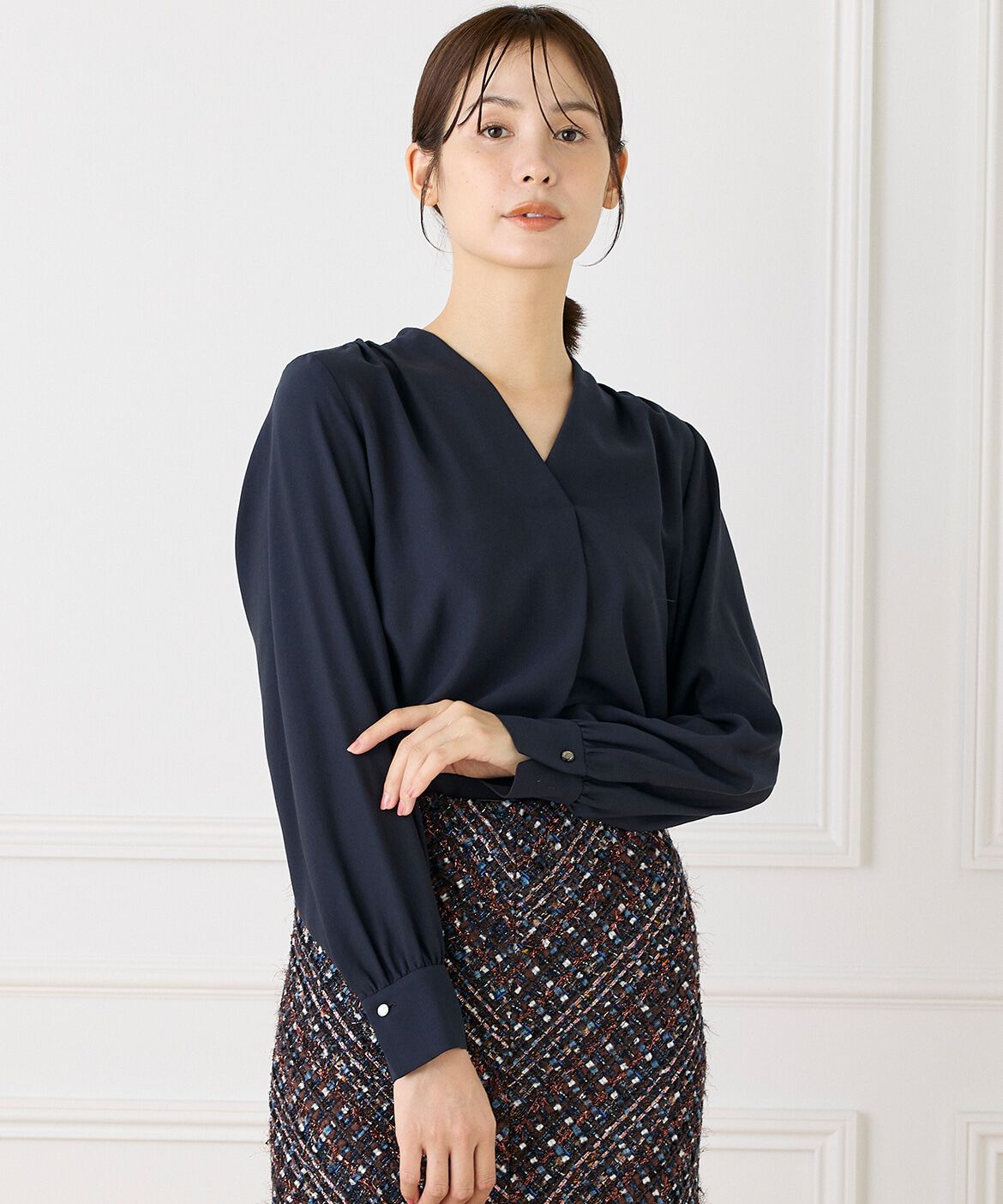 INED「Vネックブラウス」|シャツ・ブラウス|ネイビー