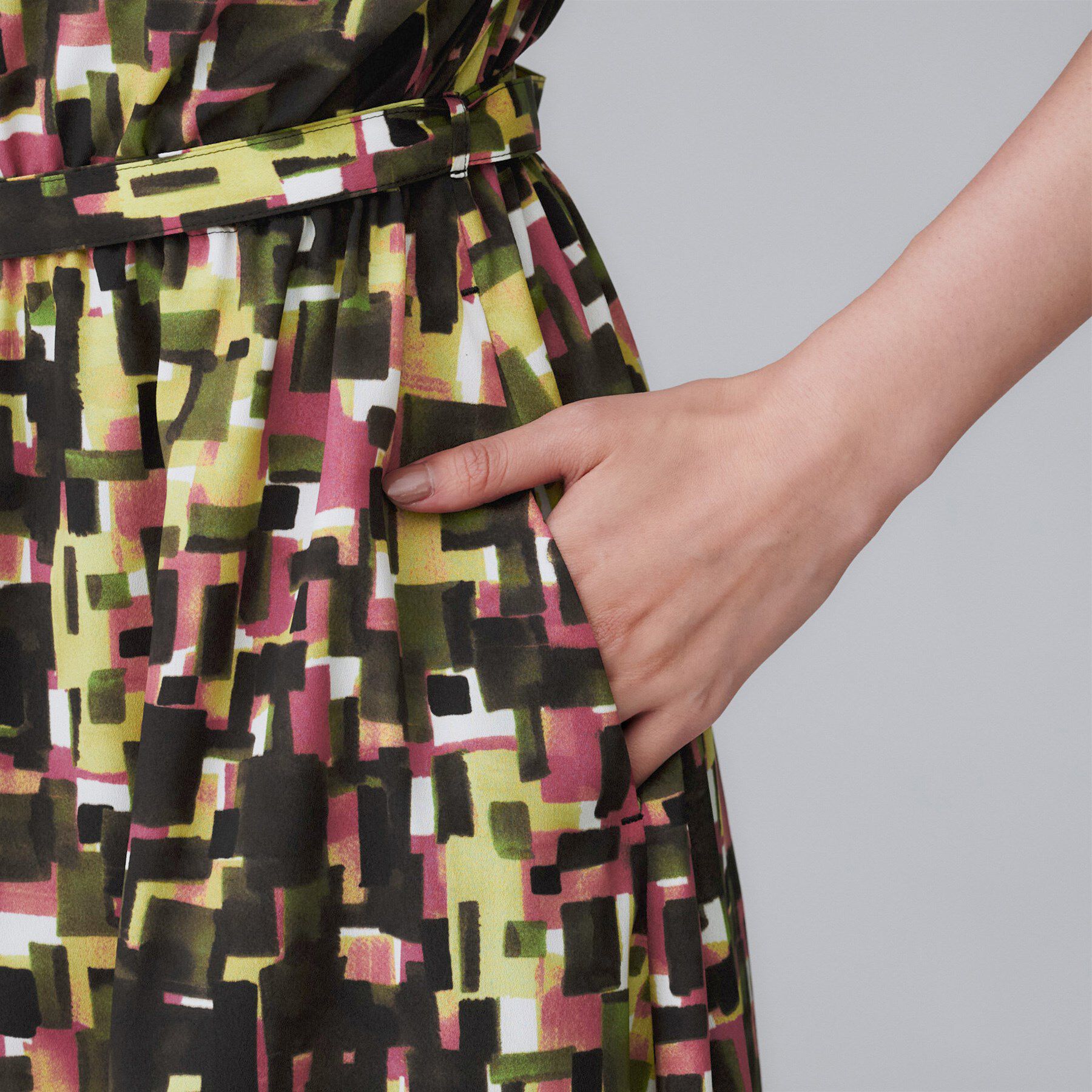 UNTITLED「【洗える/前開きボタン/ベルト付】ブロック柄ワンピース」|ワンピース|