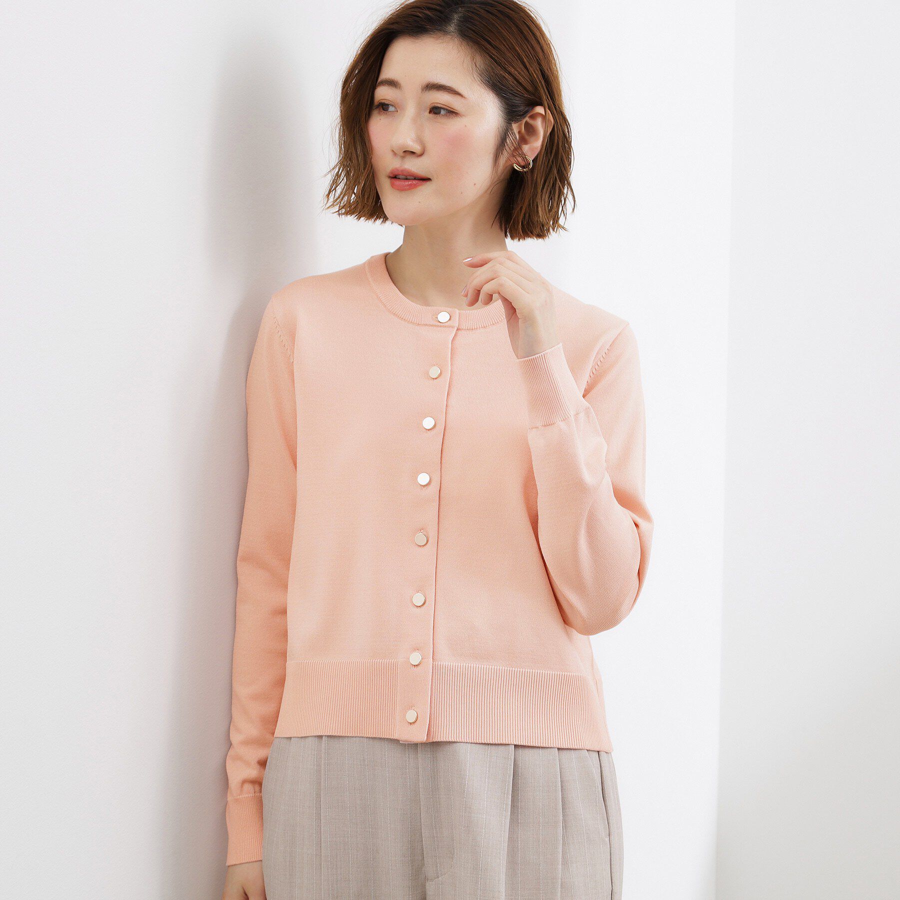 grove「【UVカット/洗濯機で洗える】メタルボタンクルーネックカーディガン」|カーディガン|