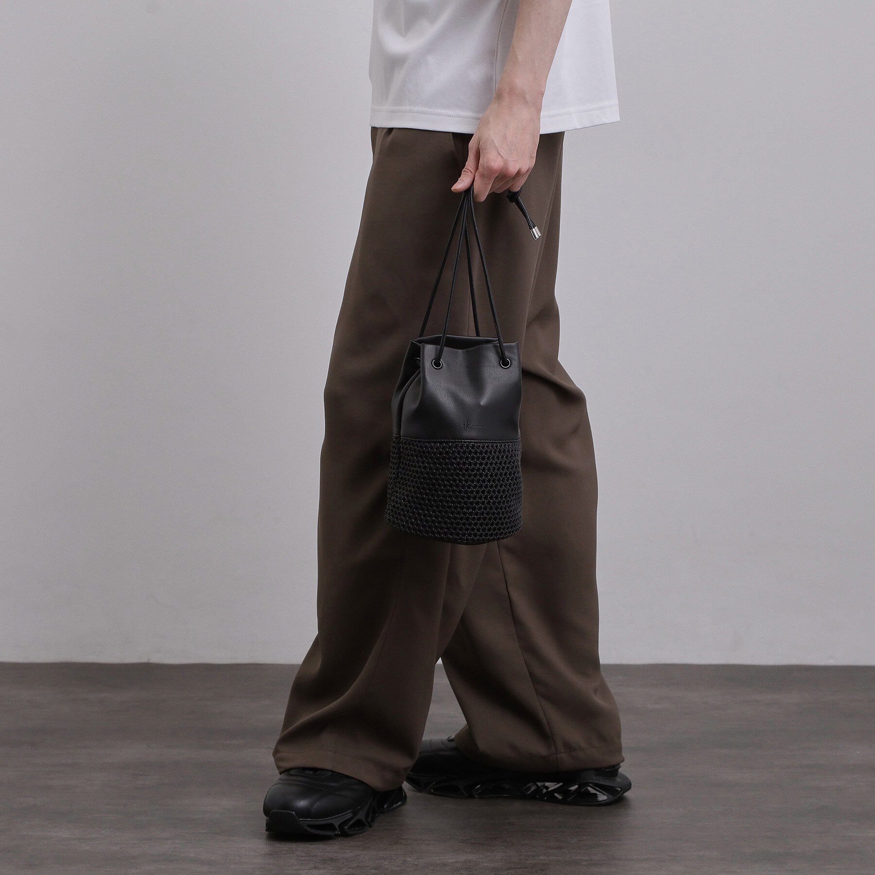 tk.TAKEO KIKUCHI「【2WAY】巾着ショルダーバッグ」|ショルダー・メッセンジャー|ブラック(519)