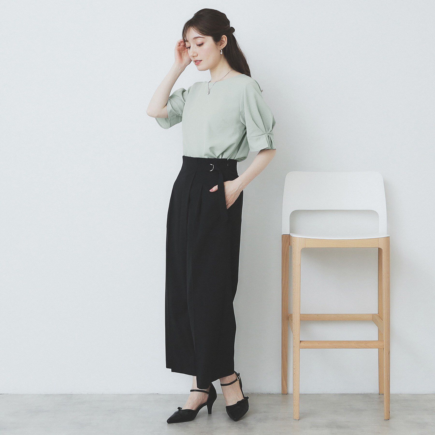 index「《8色展開/XS-LLサイズ》タックパフスリーブブラウス【洗濯機洗い可/吸水速乾/防シワ/抗ピル】」|シャツ・ブラウス|