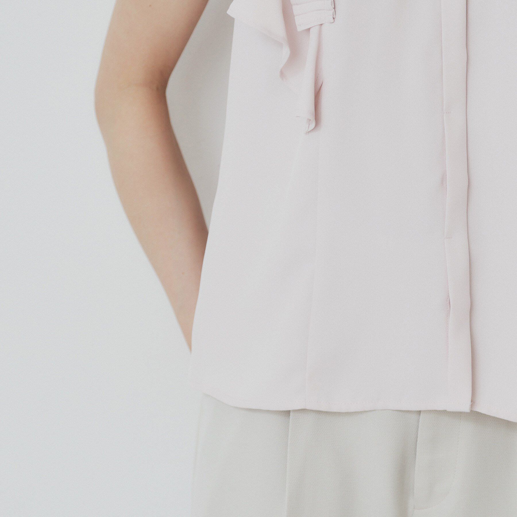 index「プリーツフリルバンドカラーブラウス【洗濯機洗い可/イージーアイロン】」|シャツ・ブラウス|