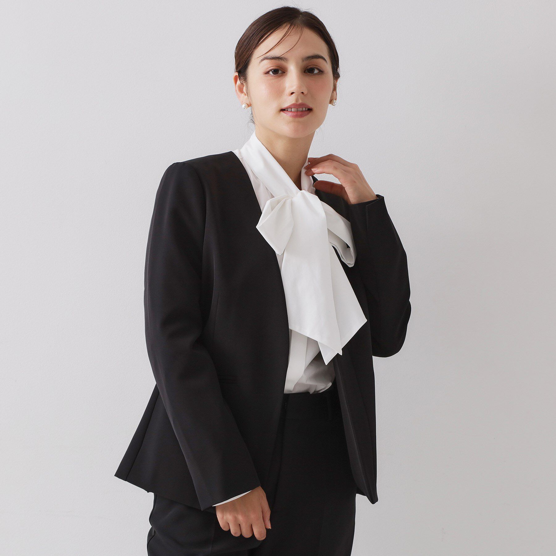 OPAQUE.CLIP「≪通勤・セレモニー/セットアップ対応≫ Vネックジャケット/ダブルクロス【洗濯機OK】」|ノーカラージャケット|ブラック(019)