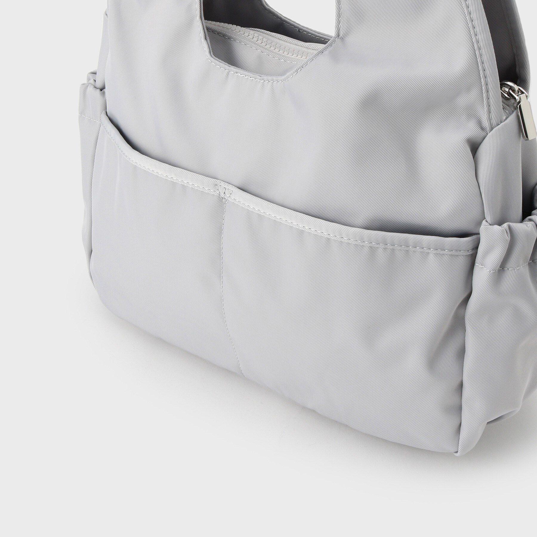 OPAQUE.CLIP「フロントポケット3層デザイントライアングルミドルトートバッグ【マルチポケット】」|トートバッグ|