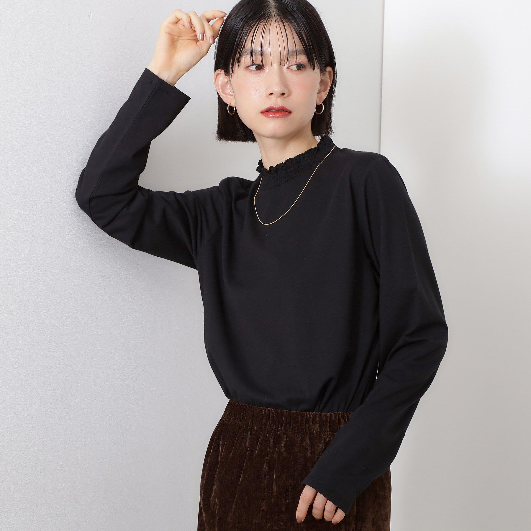 THE SHOP TK「【冬のレイヤードスタイルに/吸湿発熱】 シャーリングカットソー」|Tシャツ・カットソー|ブラック(019)