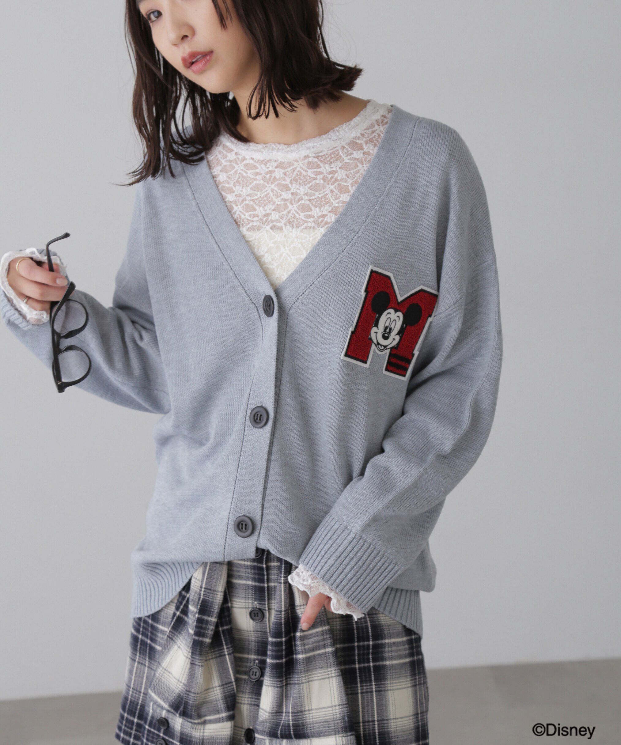 「〈ディズニーコレクション〉サガラワッペンニットカーディガン」|ニット・セーター|グレー