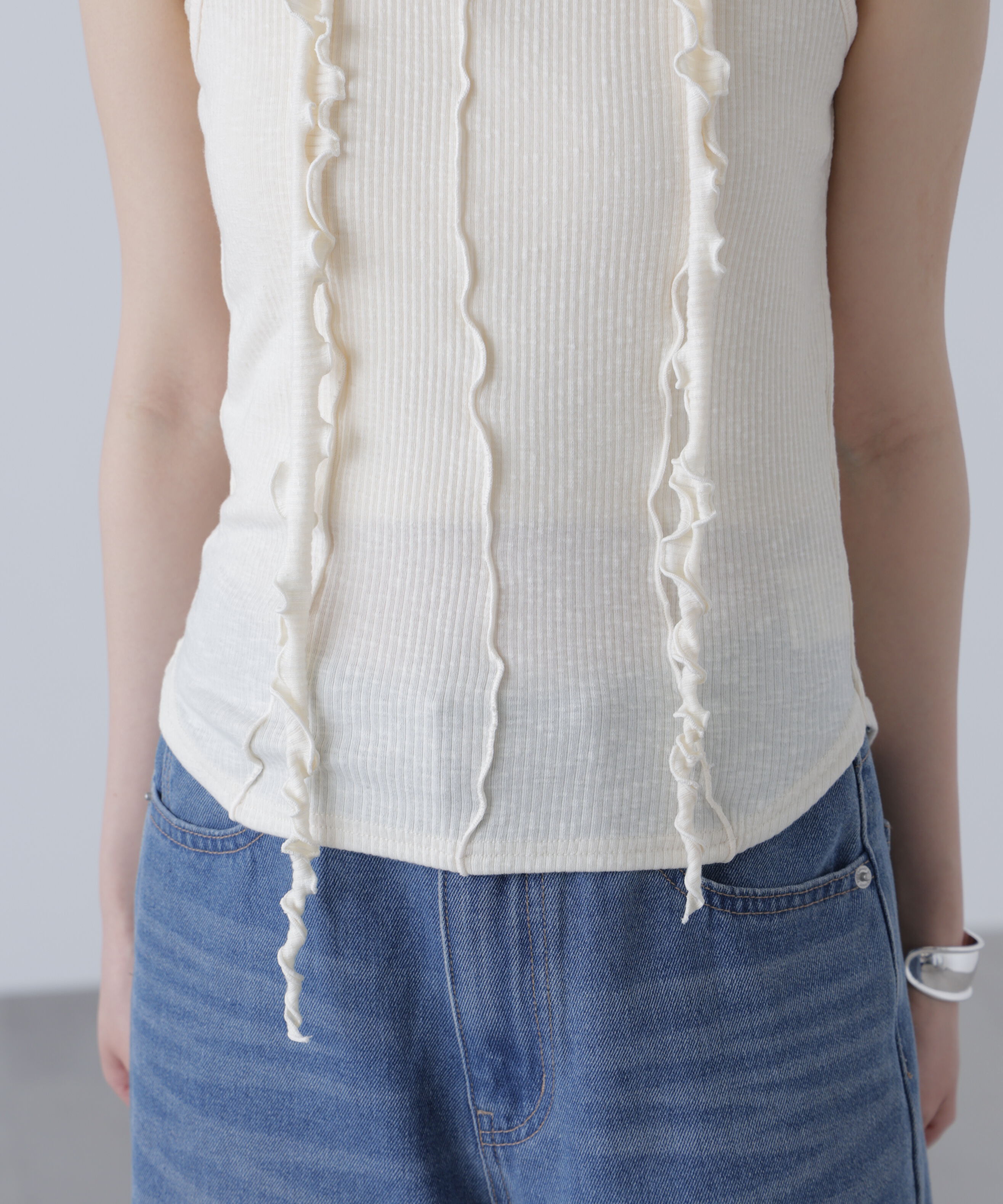  「チョーカー付きフリルディテールタンクトップ」|シャツ・ブラウス|