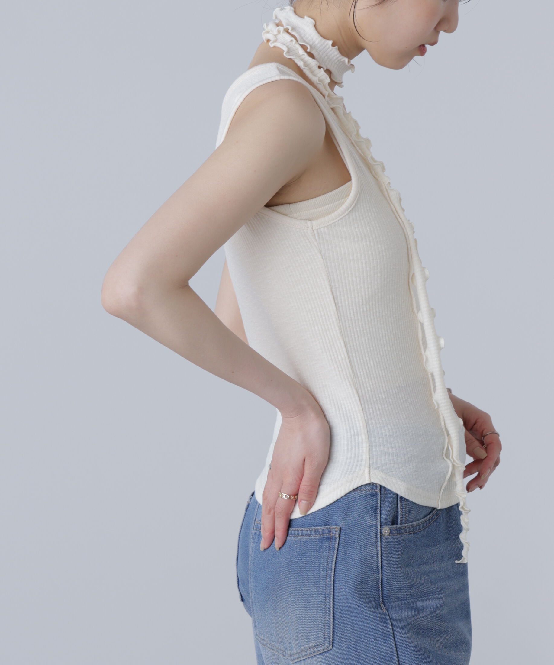  「チョーカー付きフリルディテールタンクトップ」|シャツ・ブラウス|