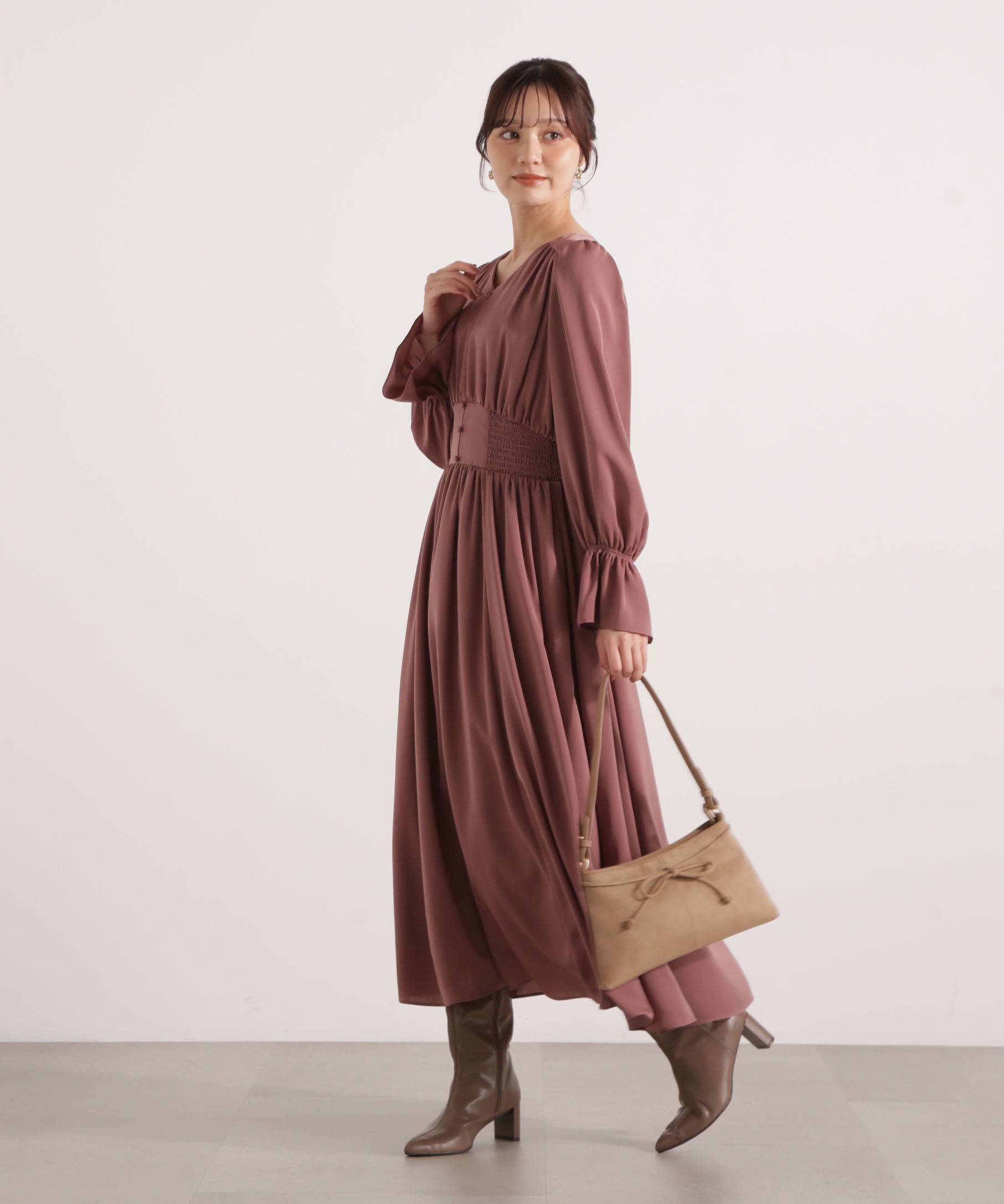 PROPORTION BODY DRESSING「クルミ釦付きギャザーワンピース 25AW」|ワンピース|