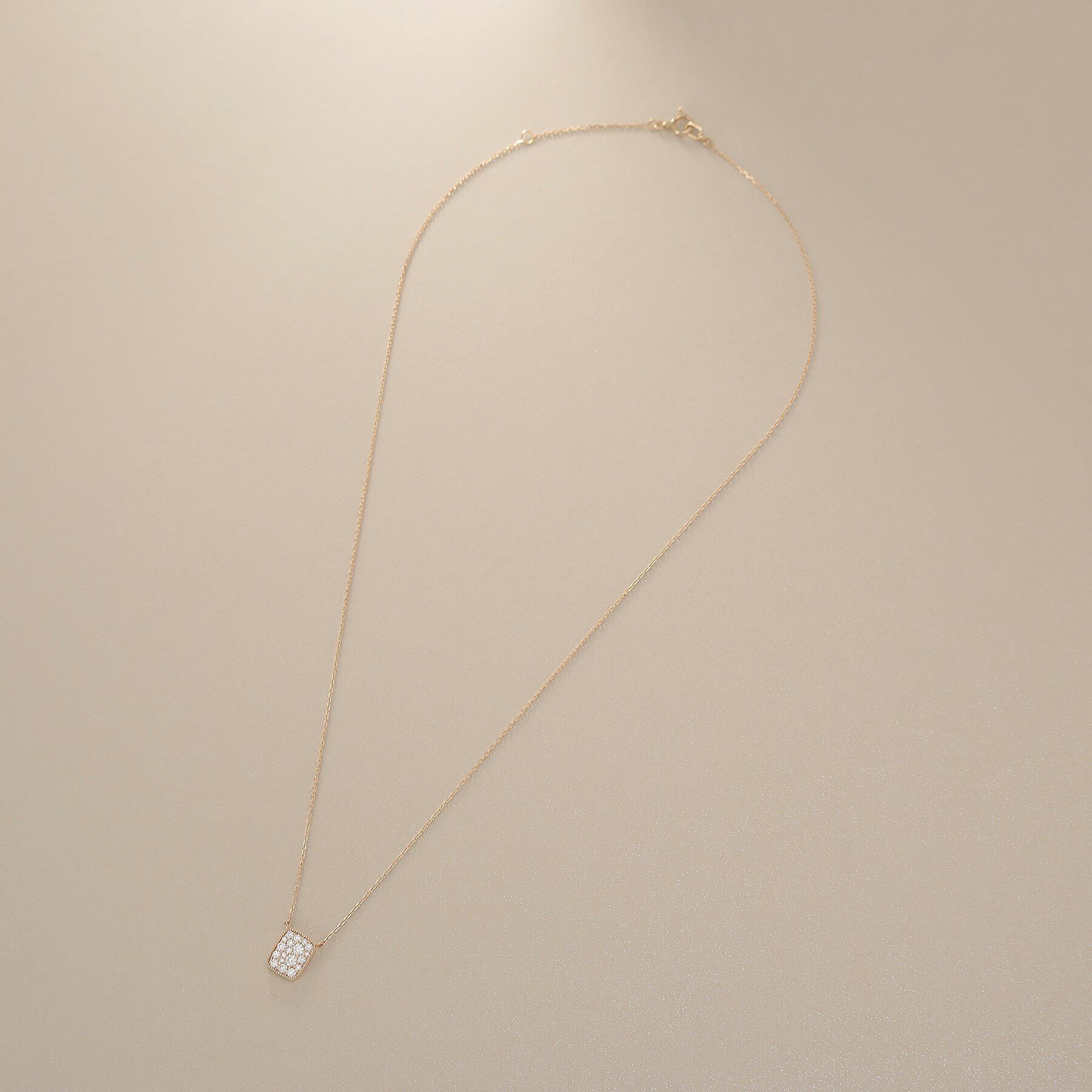 COCOSHNIK「K10【サステナブル】モアサナイトランダムパヴェスクエア ネックレス」|ネックレス|