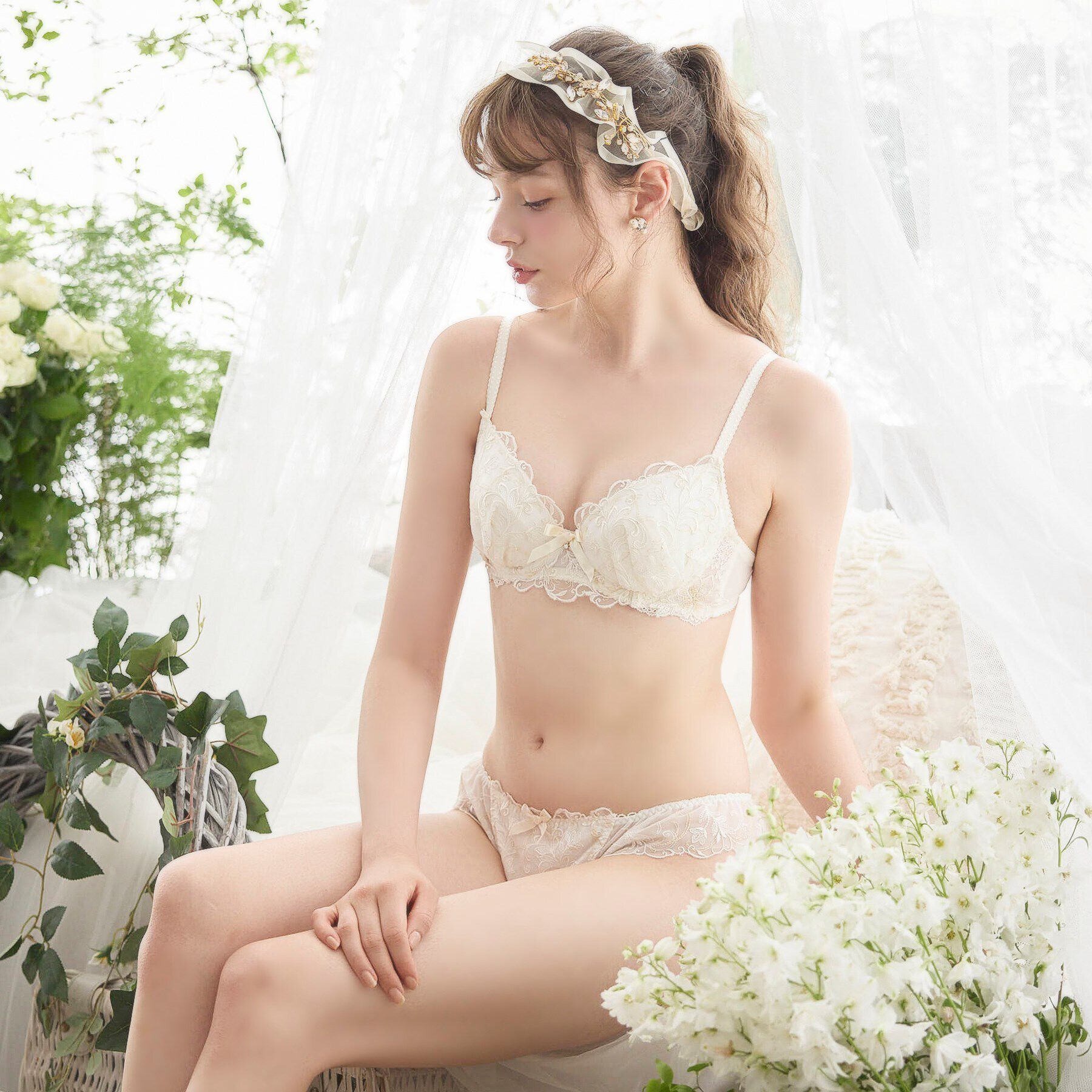 Risa Magli「イリーナ ブラジャー（E-F）＜サイドシェイプ＞」|インナー|