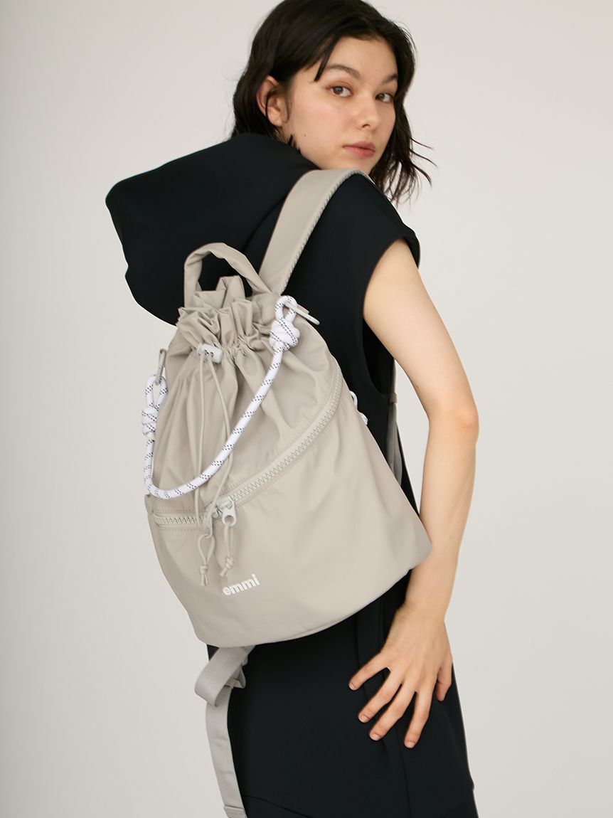 emmi atelier「【限定カラー】撥水 emmiロゴマルチバックパック」|リュック|