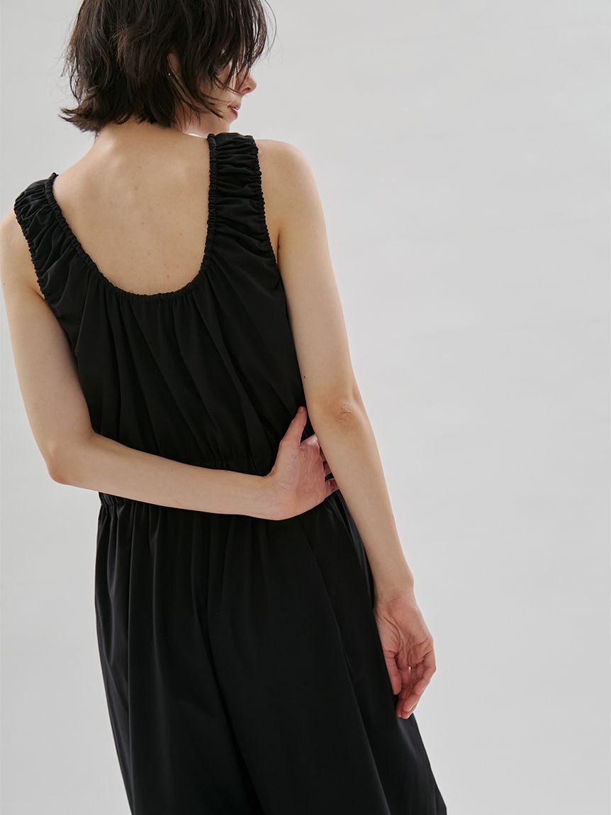 emmi atelier「【Movique】ギャザーディテールオールインワン/撥水/UVカット/接触冷感」|ワンピース|