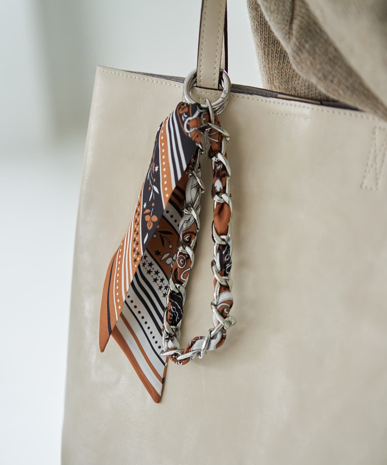 STYLE DELI「スカーフチェーンWリングチャーム」|チャーム・キーホルダー|オレンジ