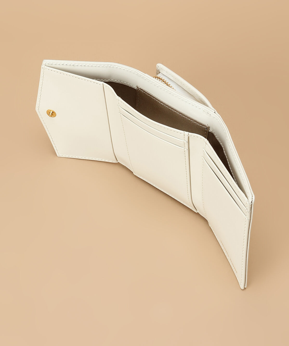 Samantha Thavasa「スマートレザー三つ折り財布」|財布|