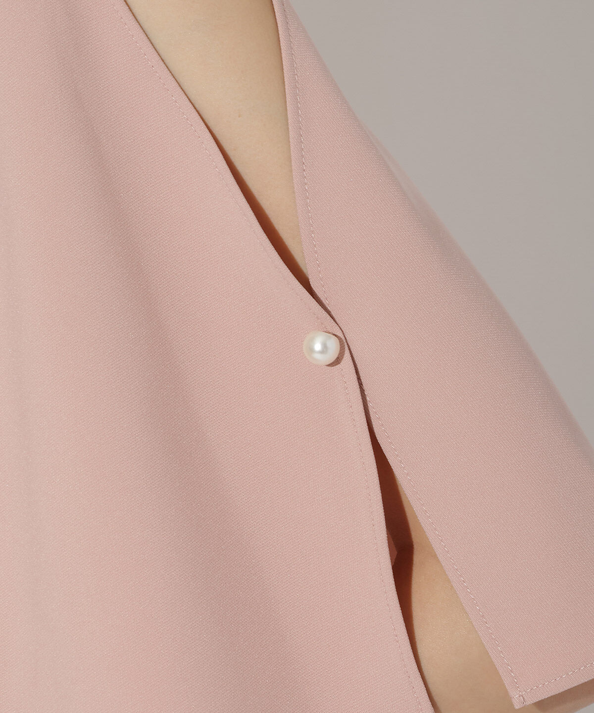 アンドクチュール「ケープレイヤードクルーネックドレス」|ドレス|