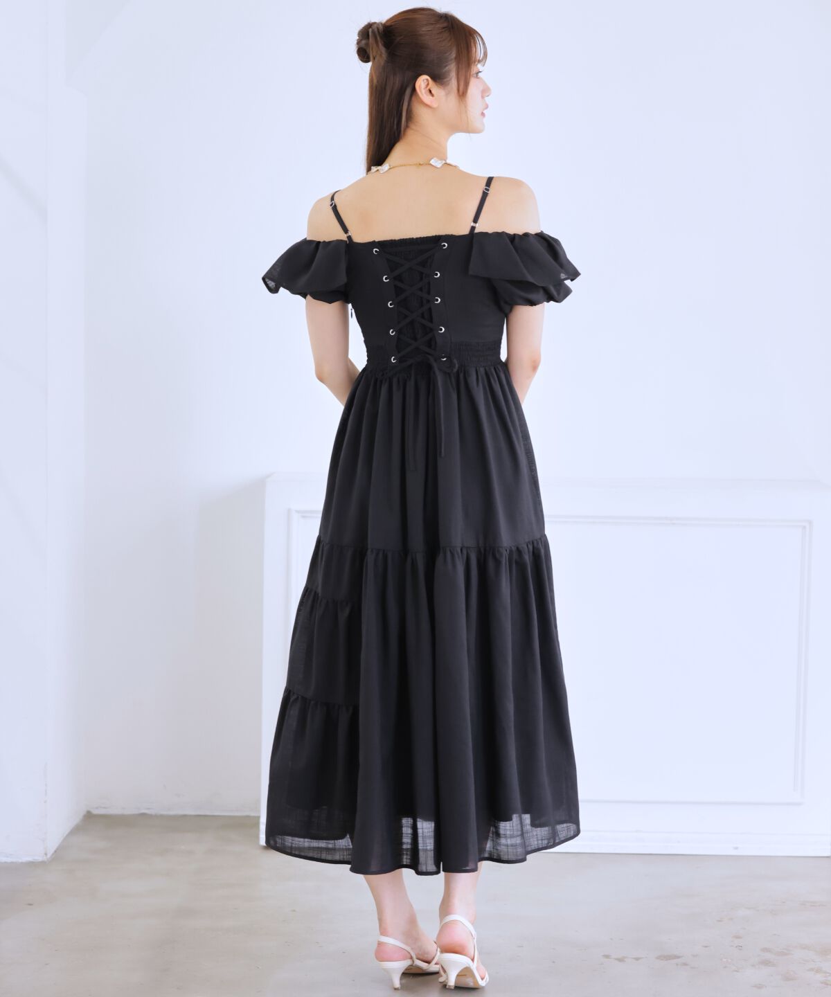 アンドクチュール「バックレースアップオフショルティアードワンピース」|ワンピース|