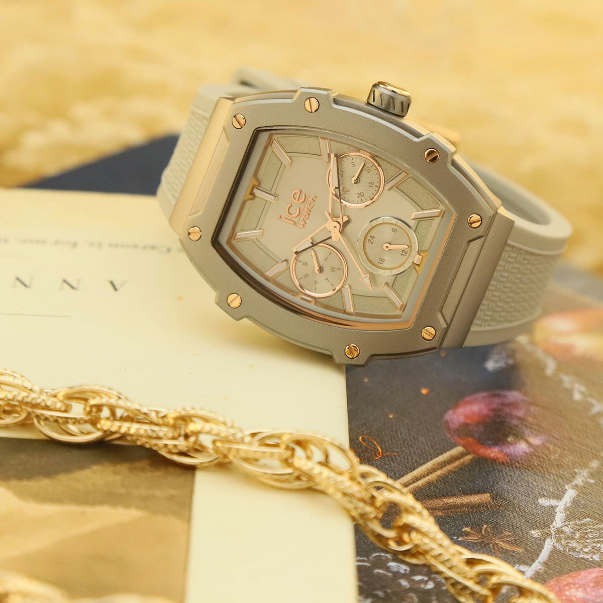 ICE-WATCH「〈ICE-WATCH(ｱｲｽｳｫｯﾁ)〉ICE boliday ｸﾞﾚｰｼｪｲｽﾞ Alu ｽﾓｰﾙ MT」|腕時計|