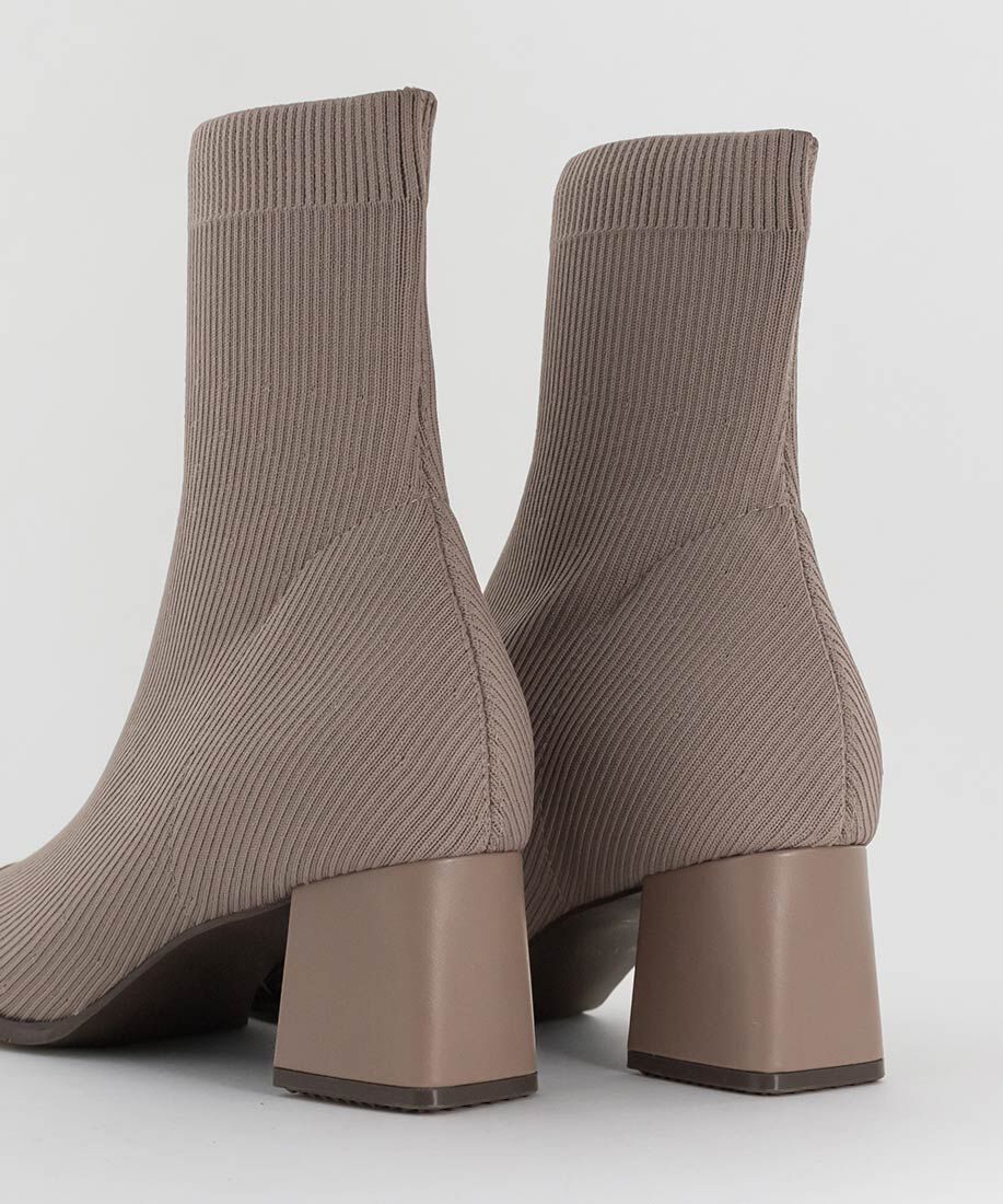  「【SUSTAINABLE】ベーシックニットブーツ」|ショートブーツ|