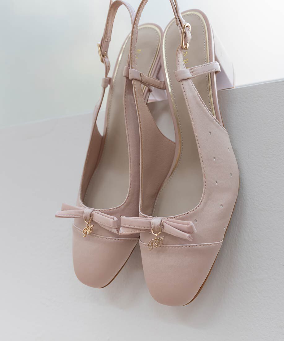  「ミニリボンバックストラップパンプス」|パンプス|
