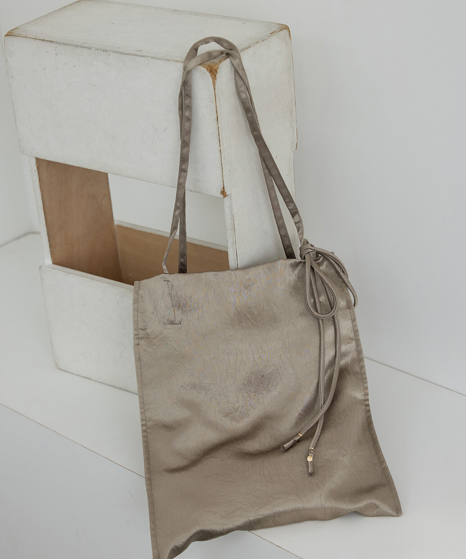 SALON adam et rope'「【WEB限定】コードチャーム付サテントート / A4　新色追加」|トートバッグ|ベージュ(27)