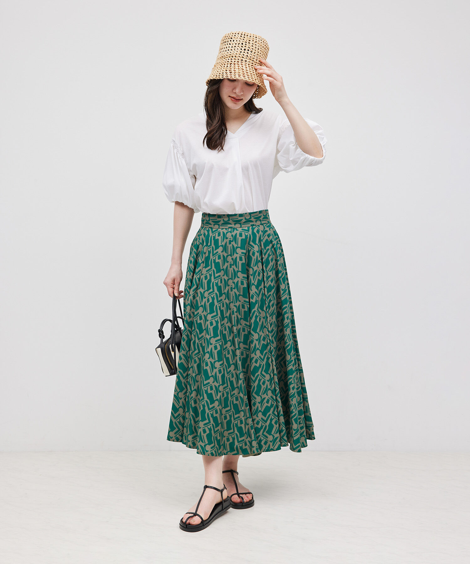 ROPE「【洗える】クリア天竺Vネック5分袖カットソー」|Tシャツ・カットソー|