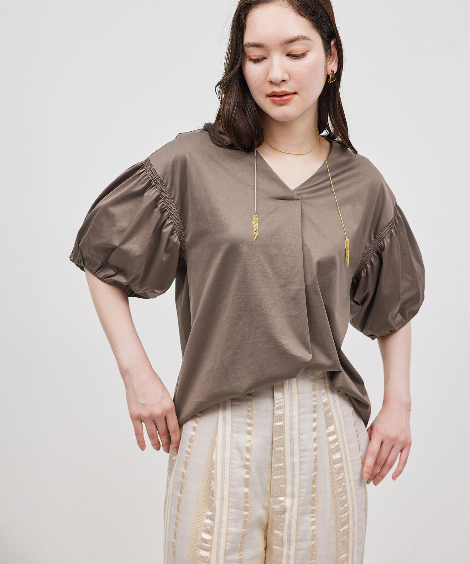 ROPE「【洗える】クリア天竺Vネック5分袖カットソー」|Tシャツ・カットソー|