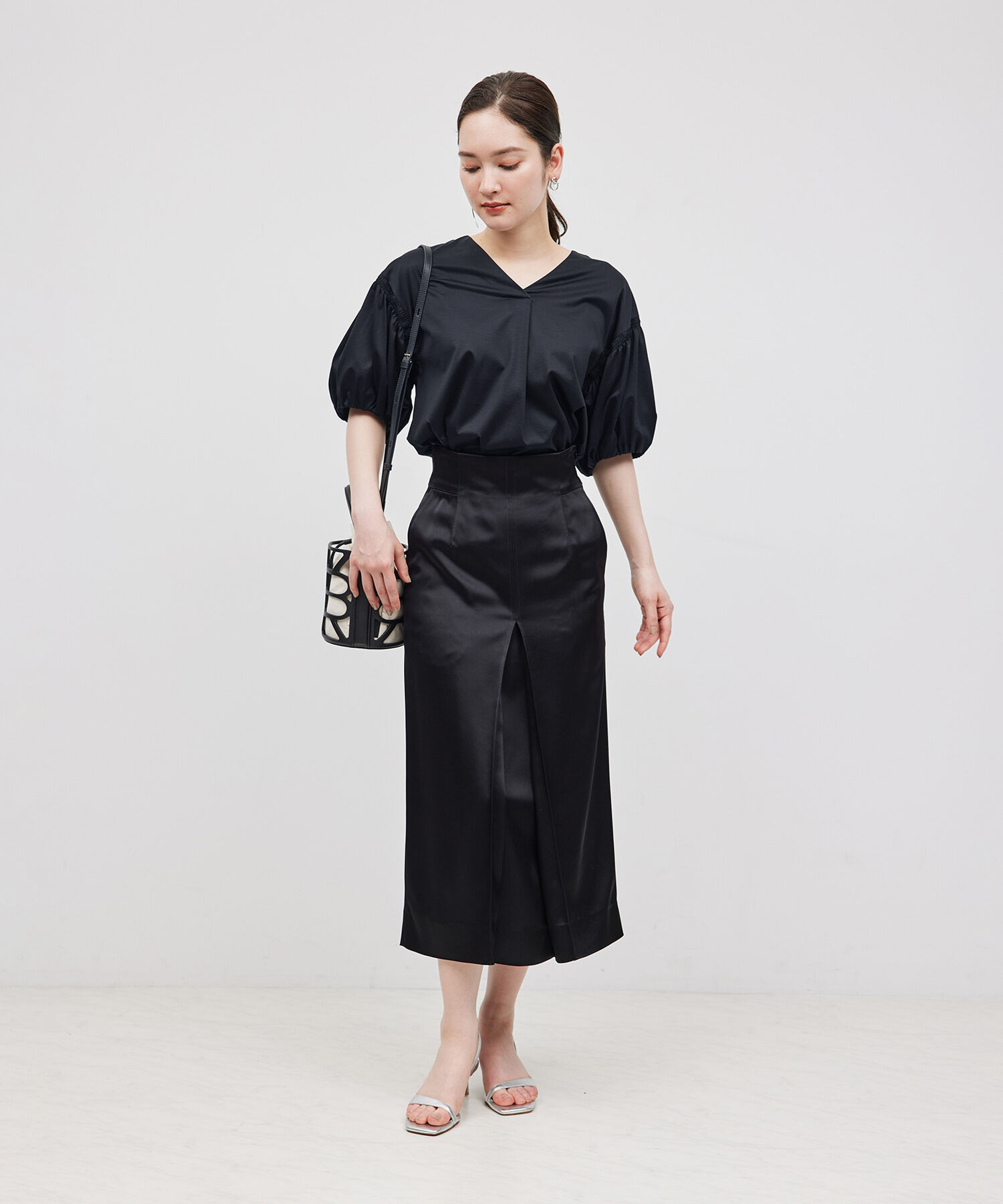 ROPE「【洗える】クリア天竺Vネック5分袖カットソー」|Tシャツ・カットソー|