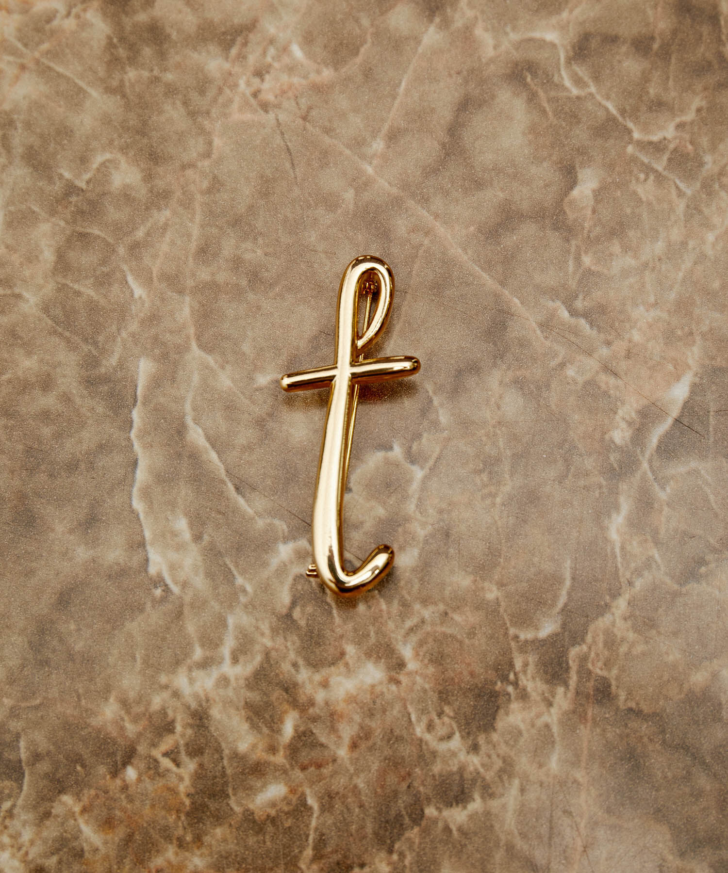 ADAM ET ROPE'「イニシャルブローチ」|ブローチ・コサージュ|ダークブラウン(20)