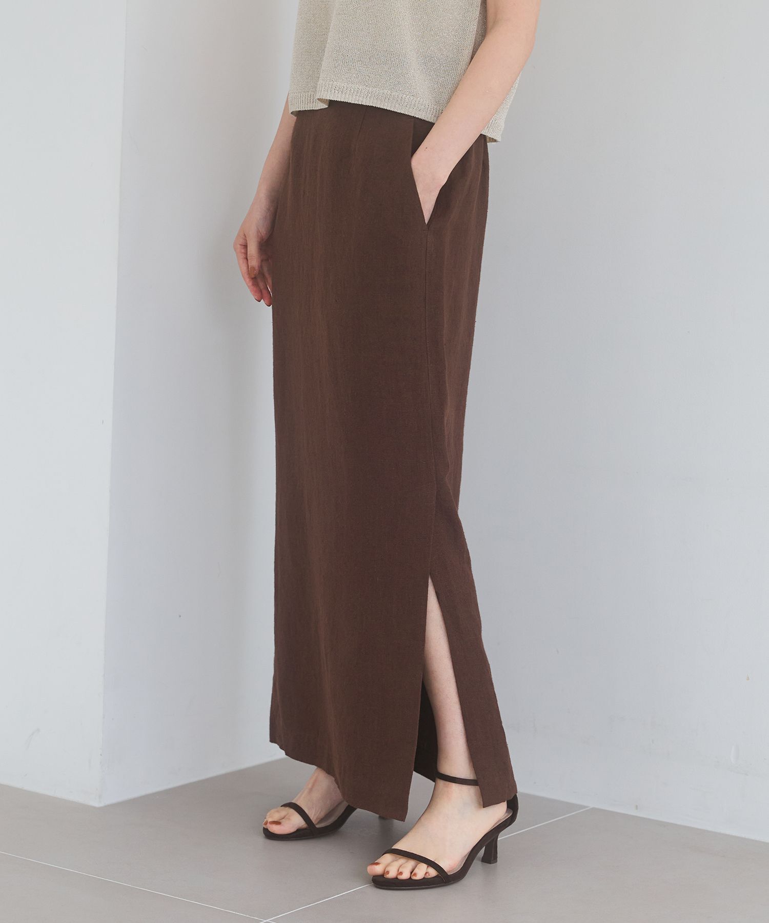 A part by 「スリットナローリネンスカート」|スカート|ブラウン