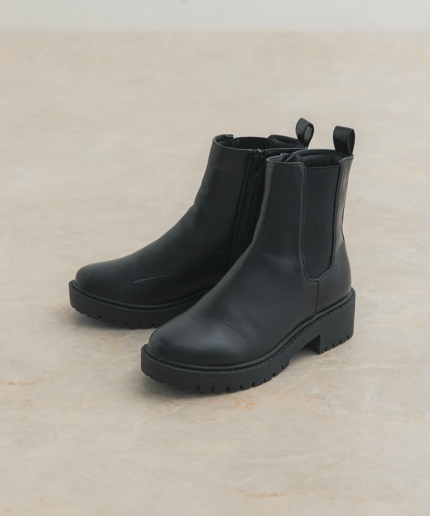 URBAN RESEARCH DOORS「『晴雨兼用』トラックソールブーツ」|ショートブーツ|ブラック