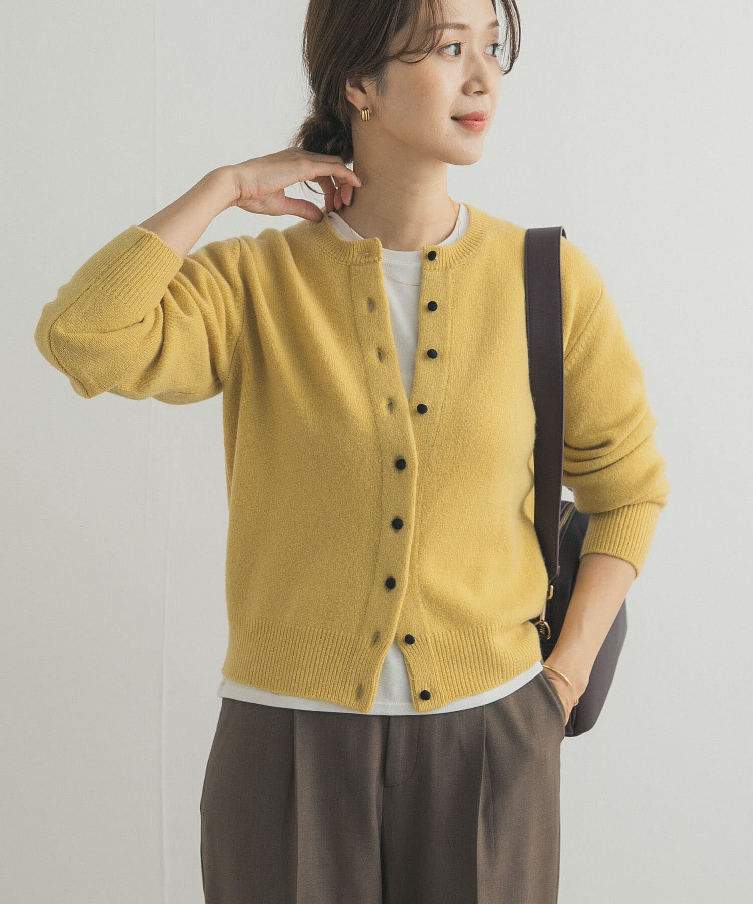 URBAN RESEARCH DOORS「ウールサテン釦コンパクトカーディガン」|カーディガン|