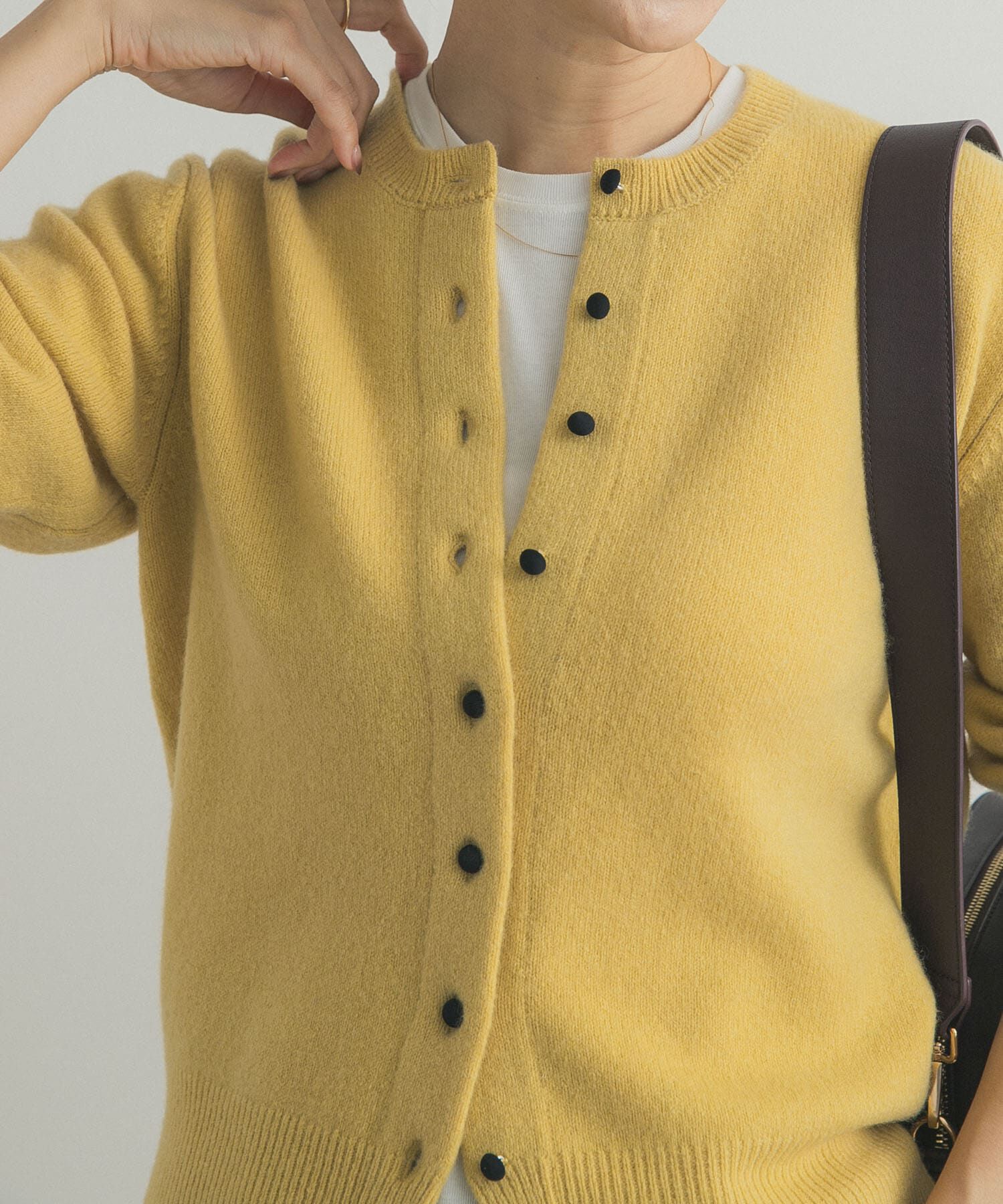 URBAN RESEARCH DOORS「ウールサテン釦コンパクトカーディガン」|カーディガン|