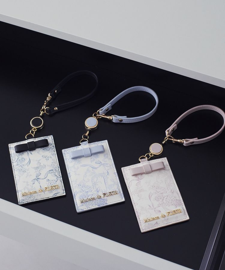 Maison de FLEUR「リール付きフラワーガーデン柄パスケース」|その他|