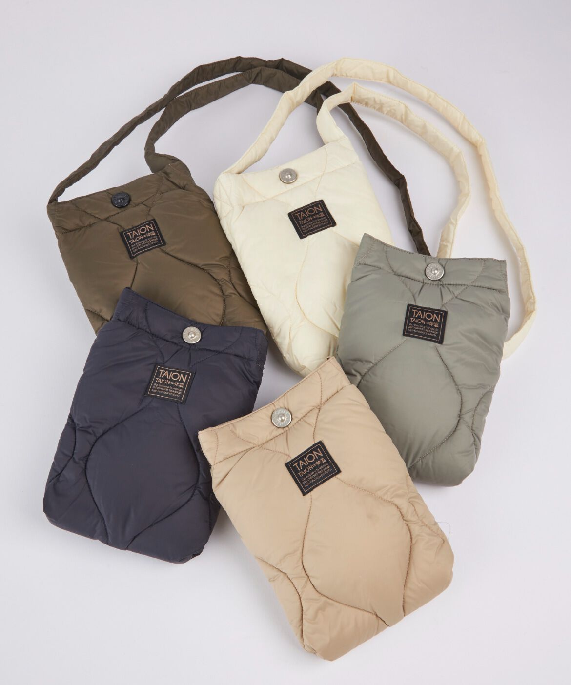 DAY by DAY it&rsquo;s international「ミリタリー クロスボディ ダウンバッグS-ソフトシェル 《TAION/タイオン》」|ショルダー・メッセンジャー|