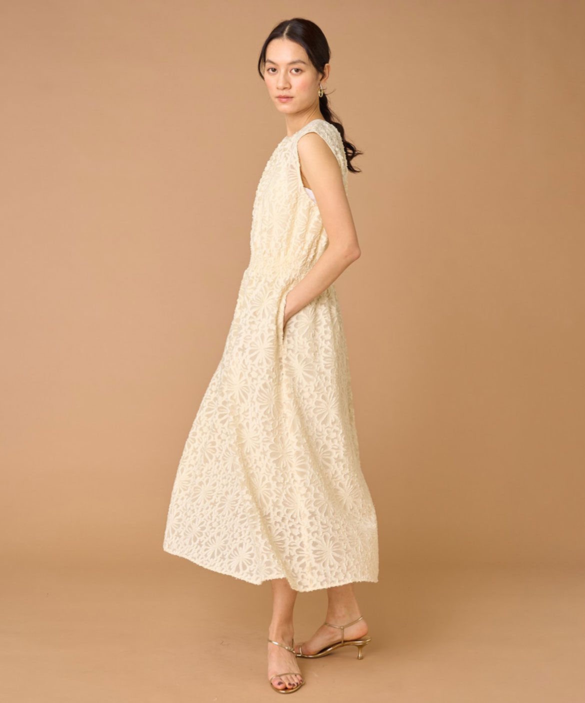 INED「フラワージャガードノースリーブワンピース」|ワンピース|