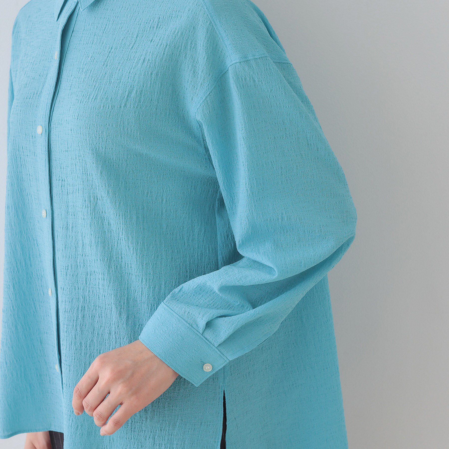 INDIVI「【洗える／凹凸素材】ハンカチーフヘム エアリーブラウス」|シャツ・ブラウス|