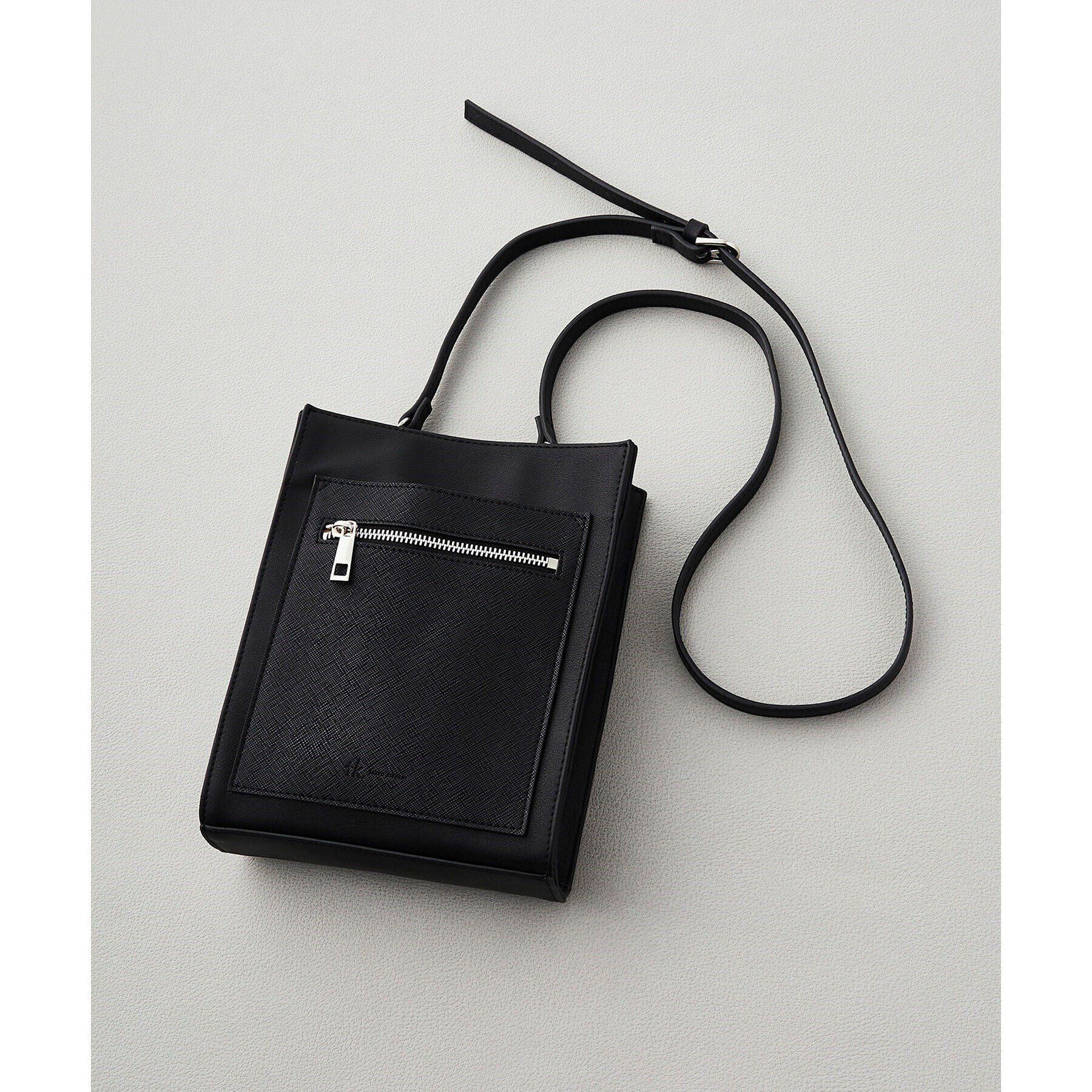 tk.TAKEO KIKUCHI「フロントポケットミニショルダーバッグ」|ショルダー・メッセンジャー|ブラック(119)