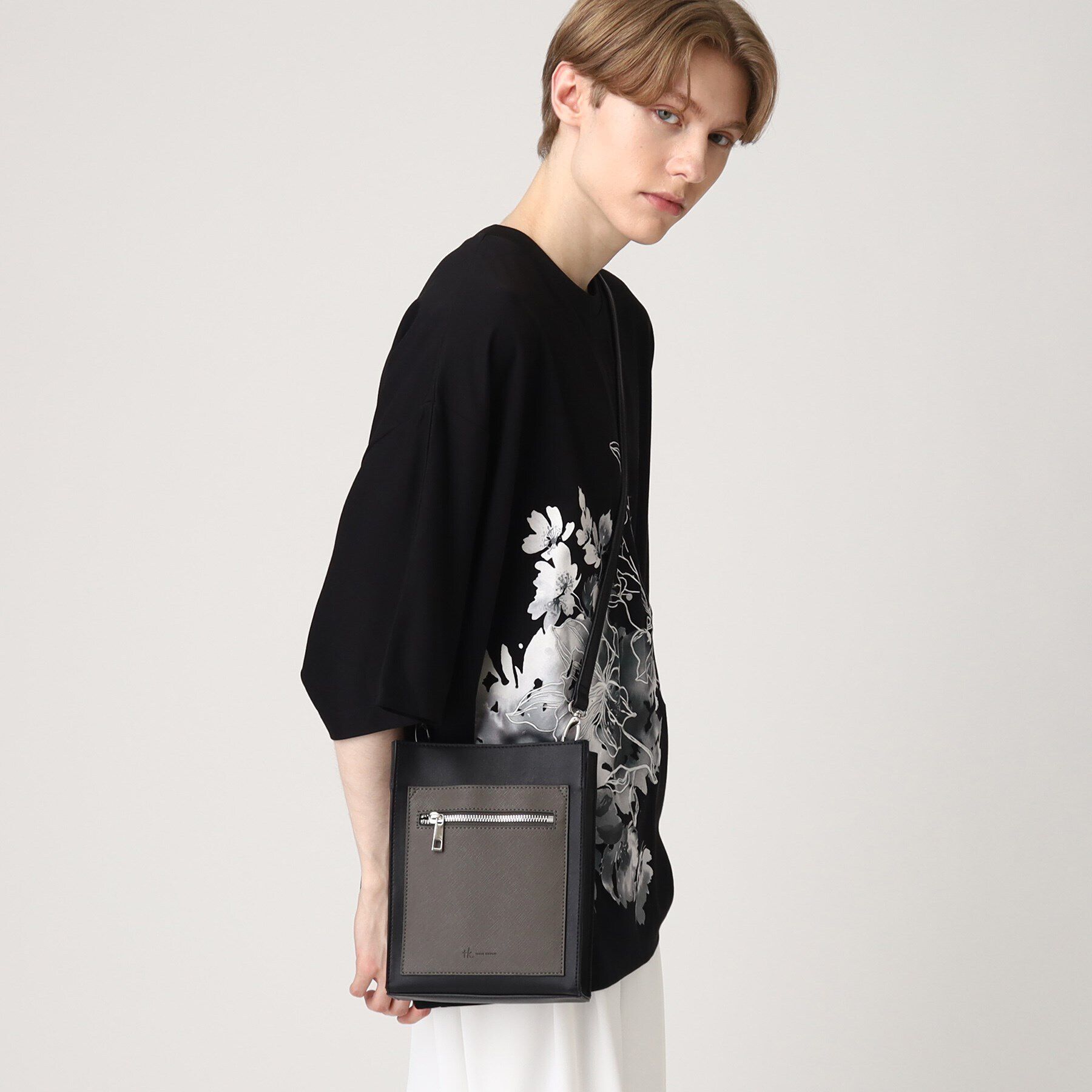 tk.TAKEO KIKUCHI「フロントポケットミニショルダーバッグ」|ショルダー・メッセンジャー|