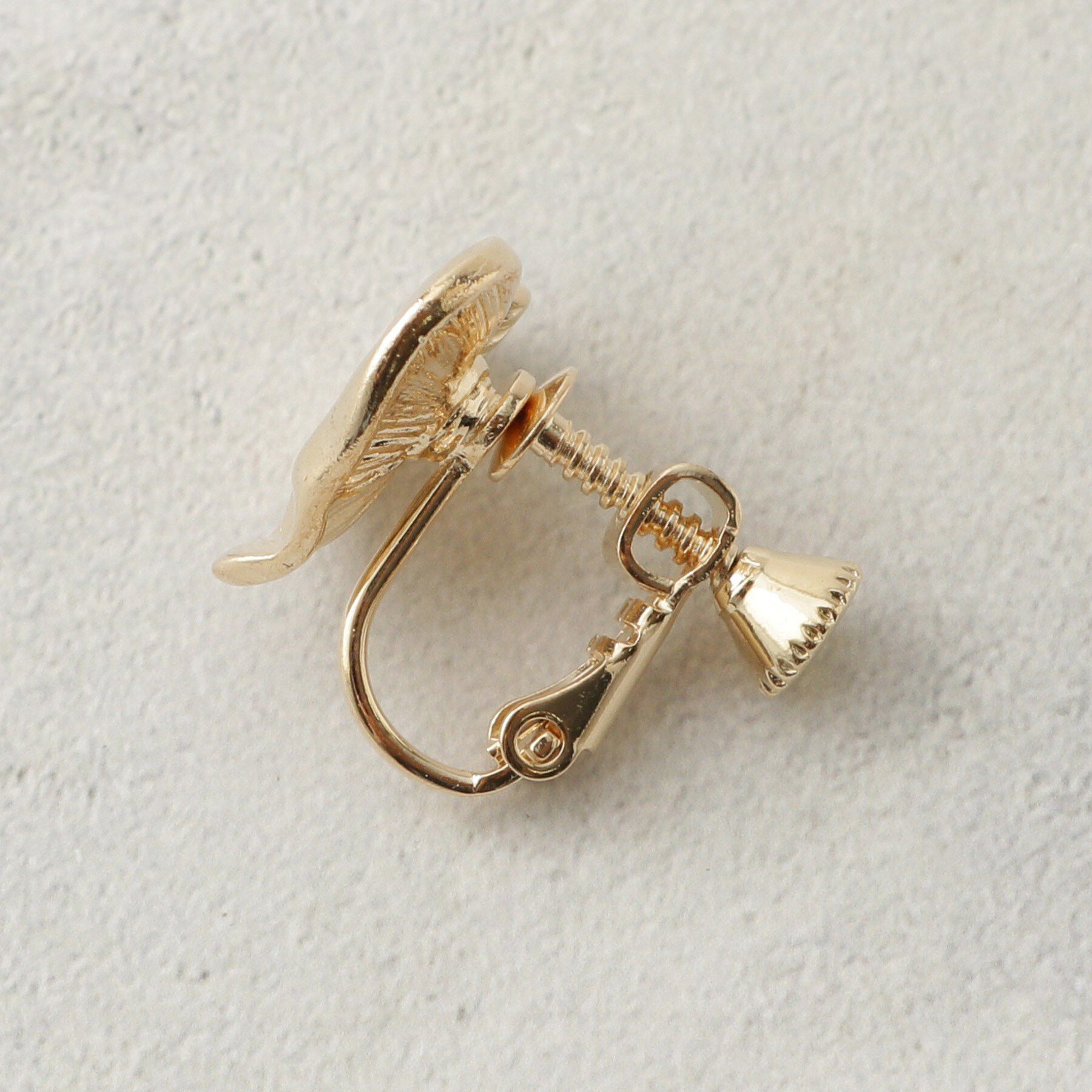 OPAQUE.CLIP「変型ハートモチーフイヤリング」|イヤリング|