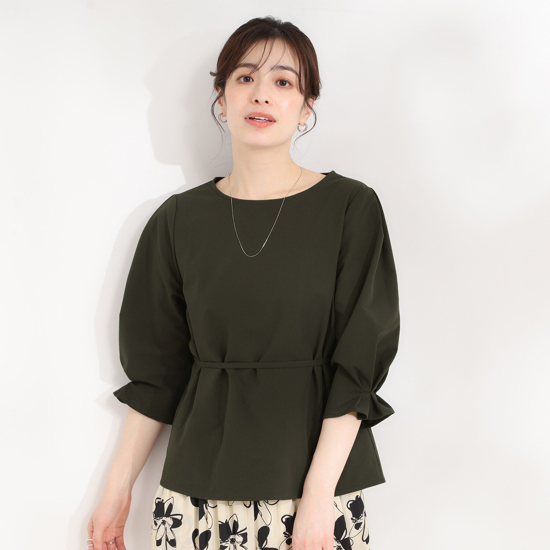 SHOO･LA･RUE「【洗濯機可/UV/3WAY】シルエットが変えられる　サッカーウエストリボンブラウス」|シャツ・ブラウス|