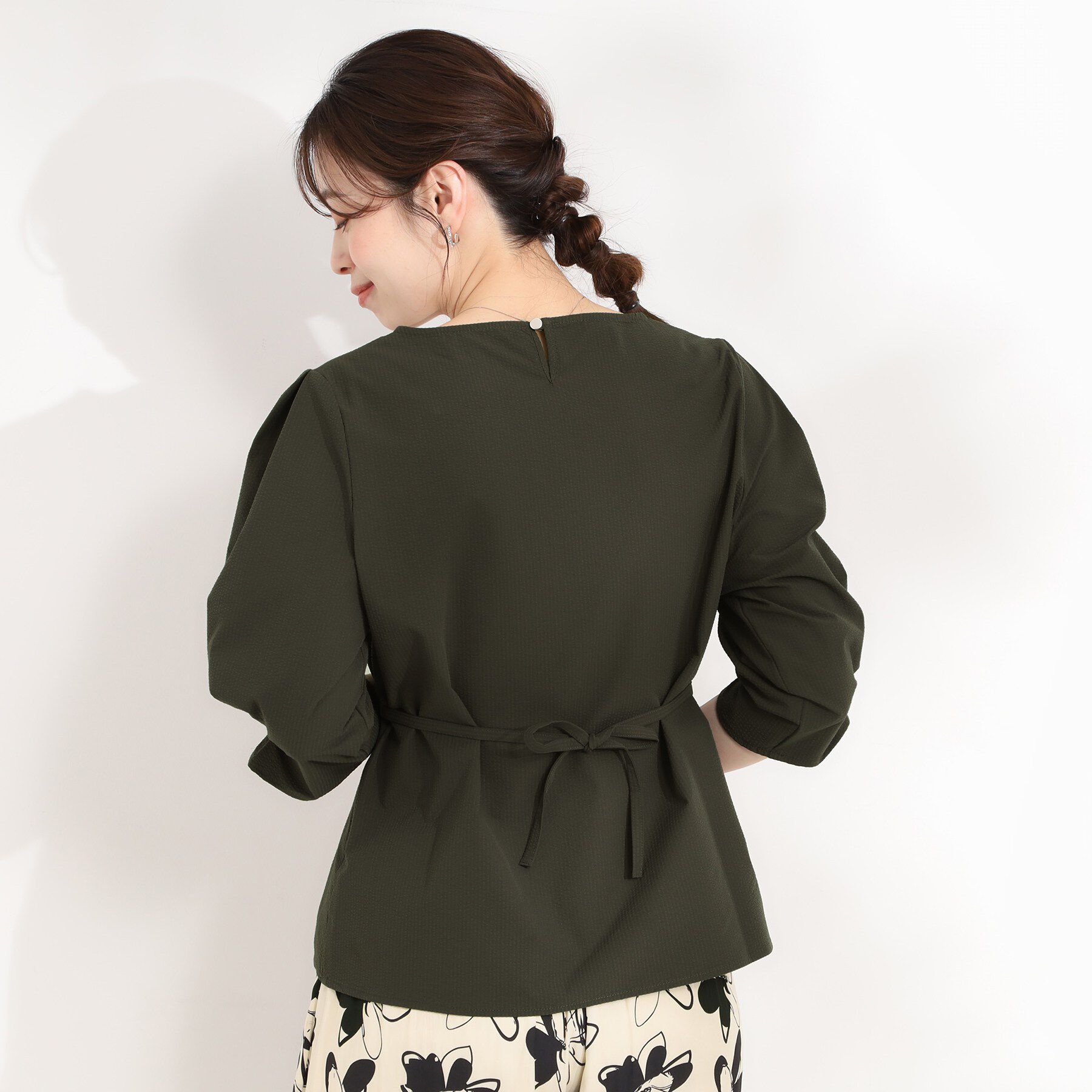 SHOO･LA･RUE「【洗濯機可/UV/3WAY】シルエットが変えられる　サッカーウエストリボンブラウス」|シャツ・ブラウス|