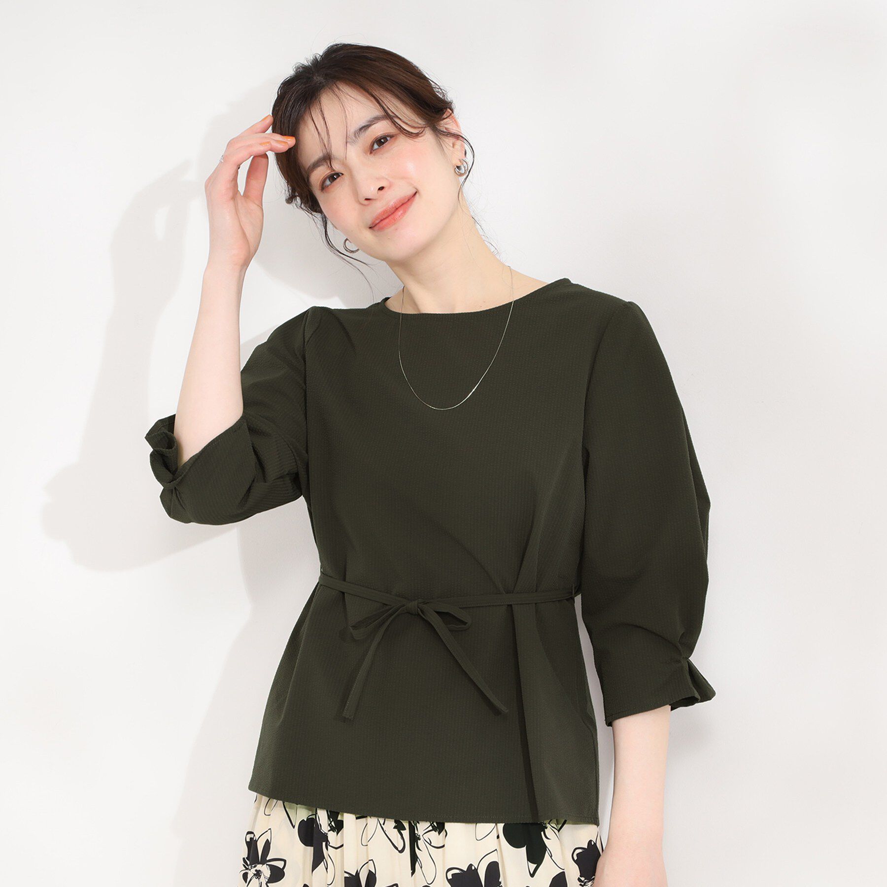 SHOO･LA･RUE「【洗濯機可/UV/3WAY】シルエットが変えられる　サッカーウエストリボンブラウス」|シャツ・ブラウス|