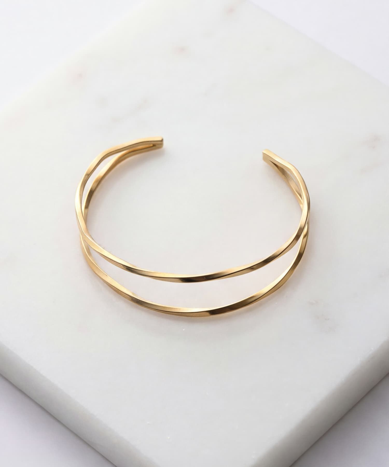 STYLE DELI「【DELI by】ツイストラインバングルブレスレット」|ブレスレット・バングル|