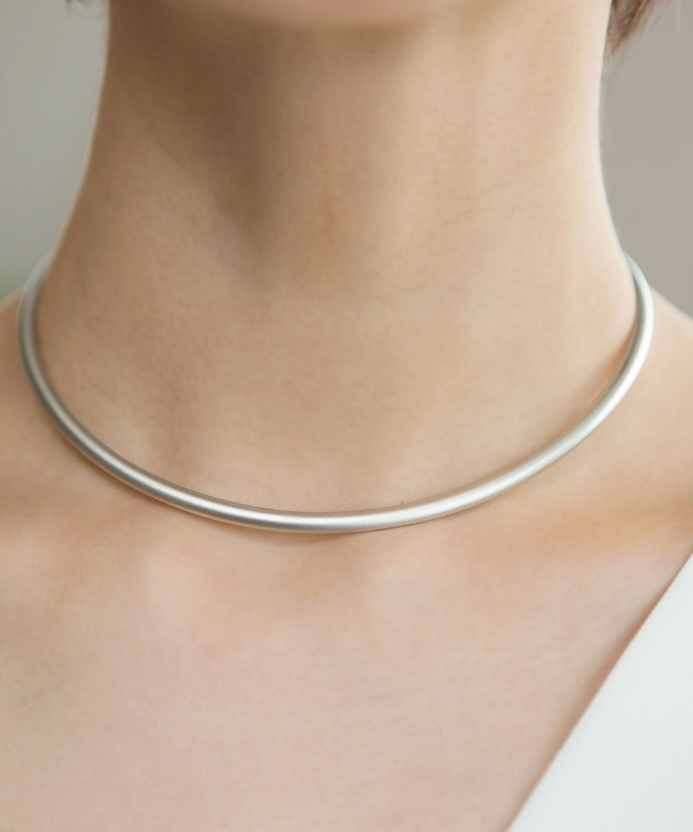 colleca la「マットメタルチョーカー」|ネックレス|