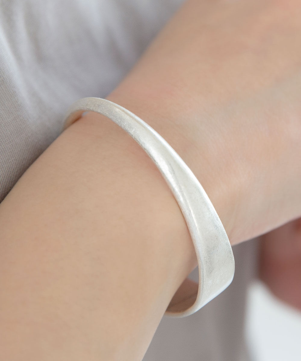 colleca la「アンティークテーパードバングル」|ブレスレット・バングル|