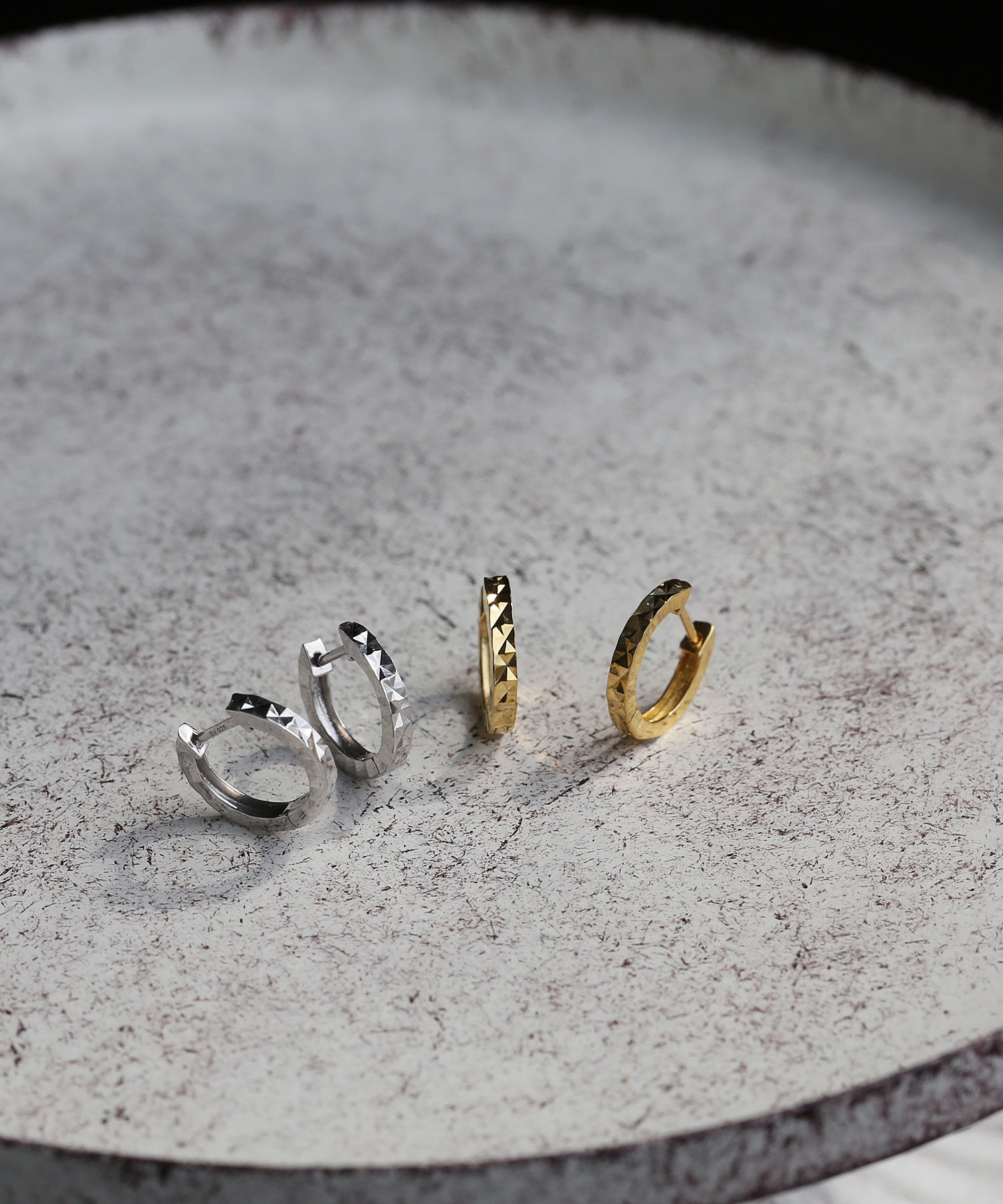 colleca la「[silver925]ミラーカット フープピアス〈金属アレルギー対応〉」|ピアス|