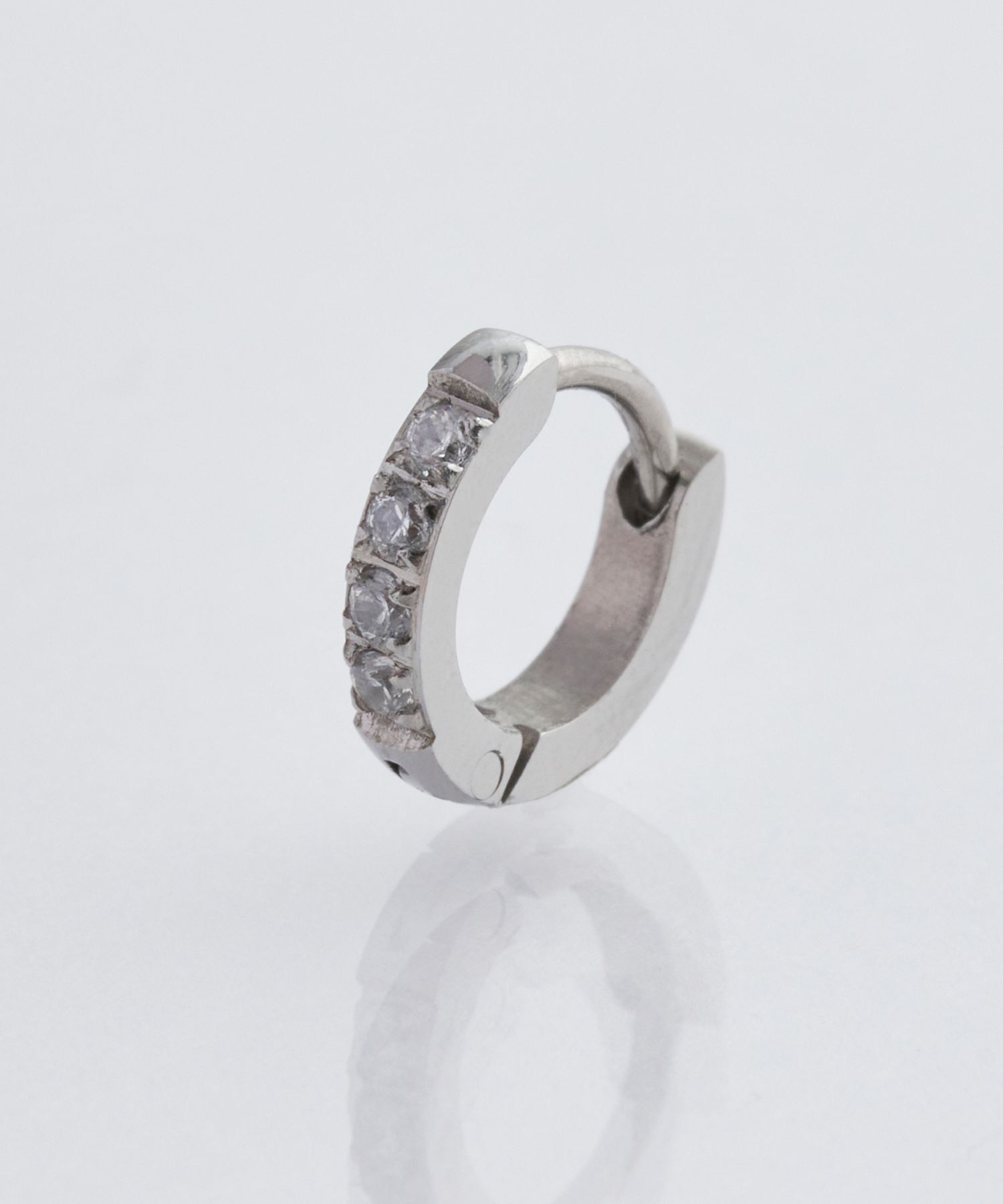 Phoebe「【金属アレルギー対応】ワンタッチビジューフープミニピアス(片耳)/サージカルステンレス シルバー」|ピアス|シルバー