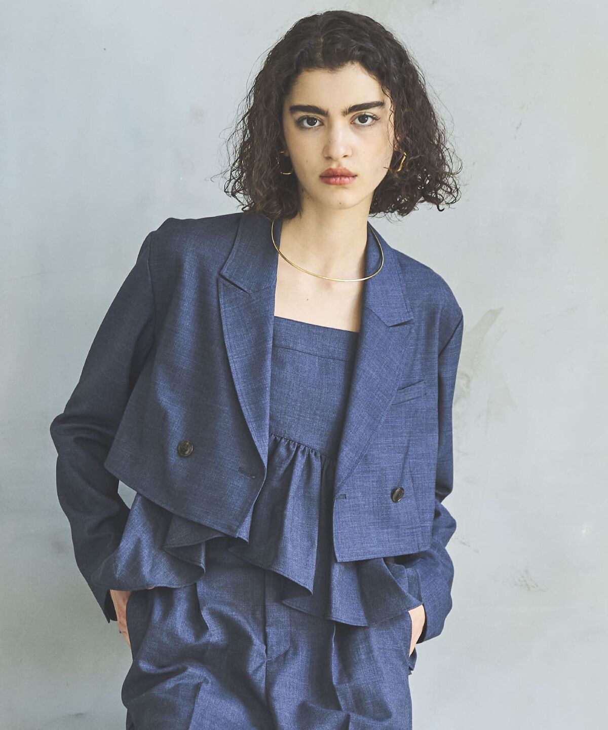 アンドクチュール「シャンブレーバックリボンショートジャケット」|テーラードジャケット|