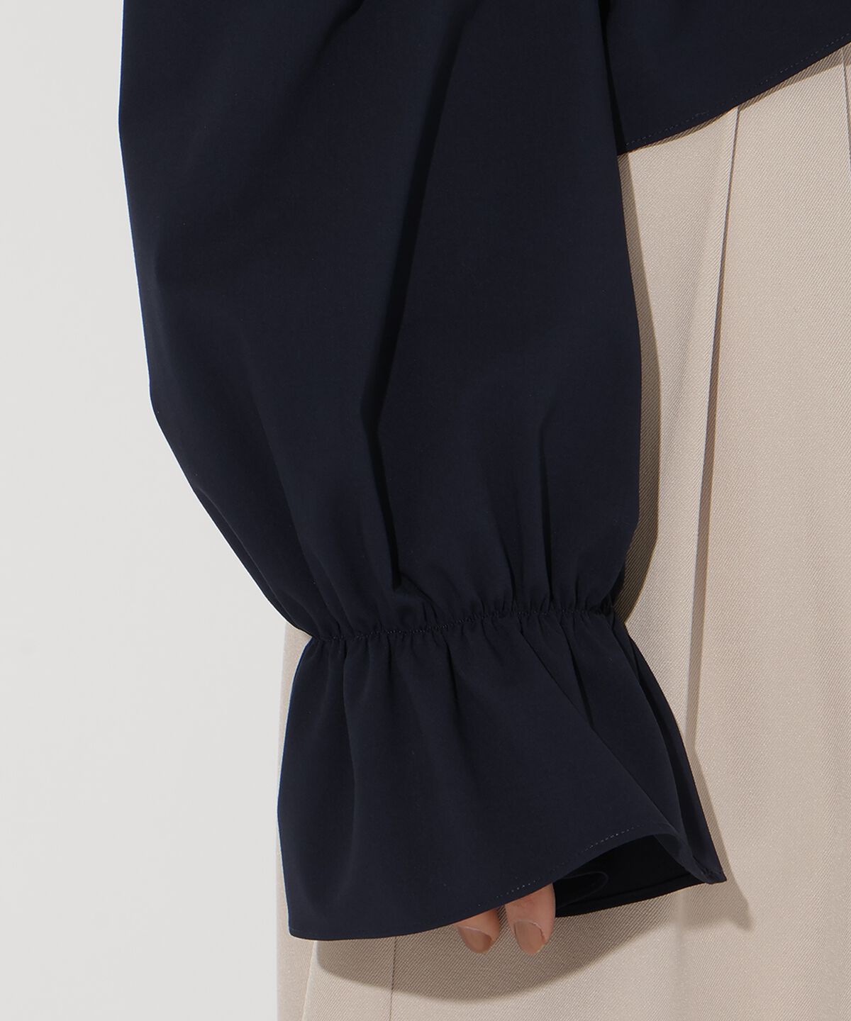 アンドクチュール「フリルクロスブラウス」|シャツ・ブラウス|